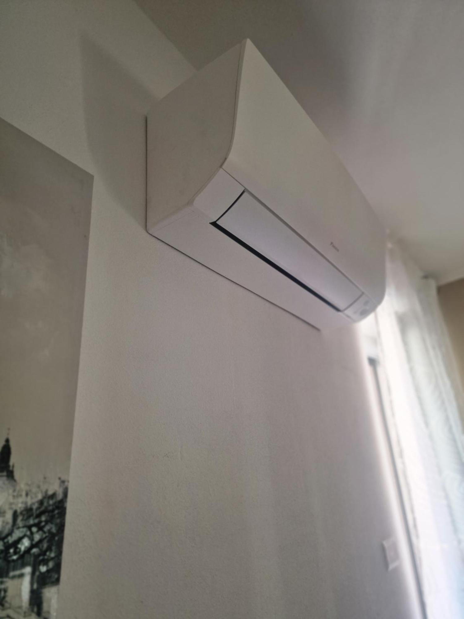 Varese Prime - Large Independent Apartment, Air Conditioning, 2 Bathrooms, 2 Free Covered Parking Spaces, No Restricted Traffic Zone, Train Station 100M, Theatre 150M, Historic City Centre Zewnętrze zdjęcie